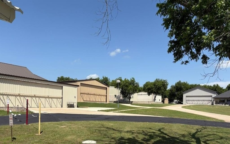 2304 Candlestick Drive, Granbury, TX 76049, 4 Bedrooms Bedrooms, ,3 BathroomsBathrooms,Residential,For Sale,2304 Candlestick Drive,20939958