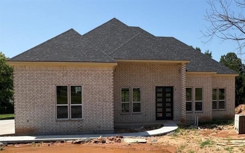 2304 Candlestick Drive, Granbury, TX 76049, 4 Bedrooms Bedrooms, ,3 BathroomsBathrooms,Residential,For Sale,2304 Candlestick Drive,20939958
