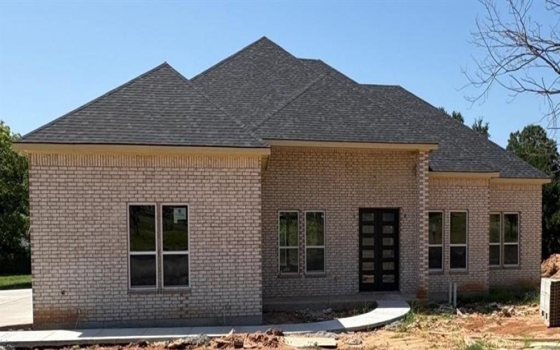 2304 Candlestick Drive, Granbury, TX 76049, 4 Bedrooms Bedrooms, ,3 BathroomsBathrooms,Residential,For Sale,2304 Candlestick Drive,20939958