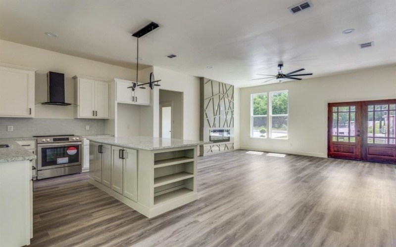 101 Jim Walters Drive, Runaway Bay, TX 76426, 4 Habitaciones Habitaciones , ,2 BañosBaños,Residential,En Venta,101 Jim Walters Drive,20955526