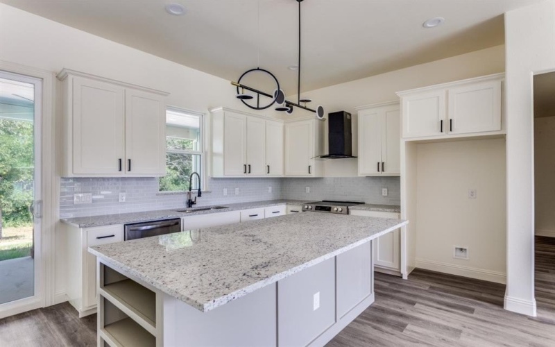 101 Jim Walters Drive, Runaway Bay, TX 76426, 4 Habitaciones Habitaciones , ,2 BañosBaños,Residential,En Venta,101 Jim Walters Drive,20955526