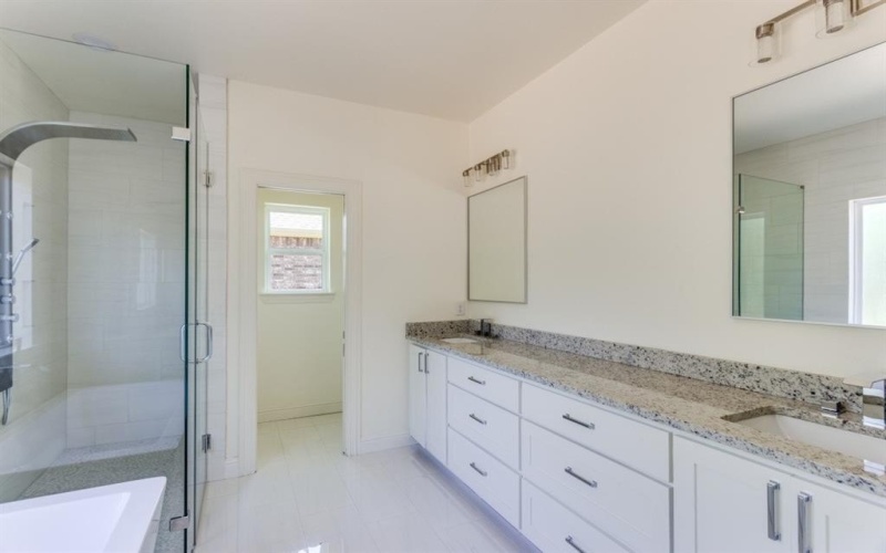 101 Jim Walters Drive, Runaway Bay, TX 76426, 4 Habitaciones Habitaciones , ,2 BañosBaños,Residential,En Venta,101 Jim Walters Drive,20955526