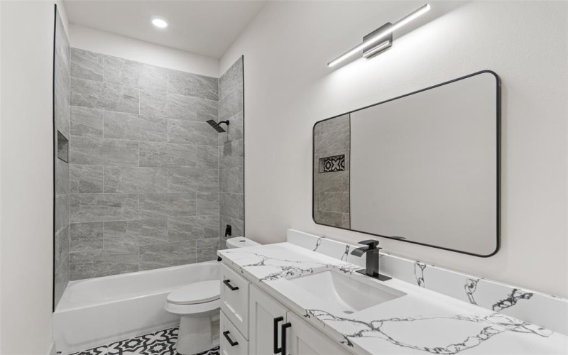 5845 Black Pine Circle, Granbury, TX 76048, 3 Bedrooms Bedrooms, ,2 BathroomsBathrooms,Residential,For Sale,5845 Black Pine Circle,20955596
