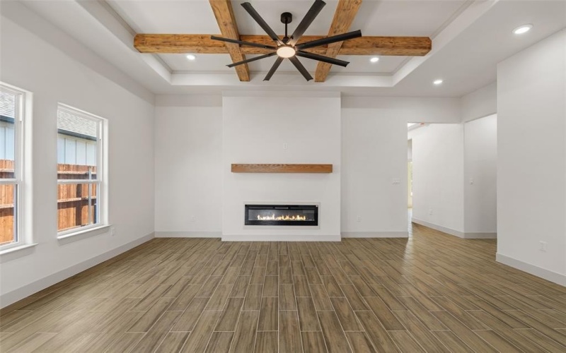 5845 Black Pine Circle, Granbury, TX 76048, 3 Bedrooms Bedrooms, ,2 BathroomsBathrooms,Residential,For Sale,5845 Black Pine Circle,20955596