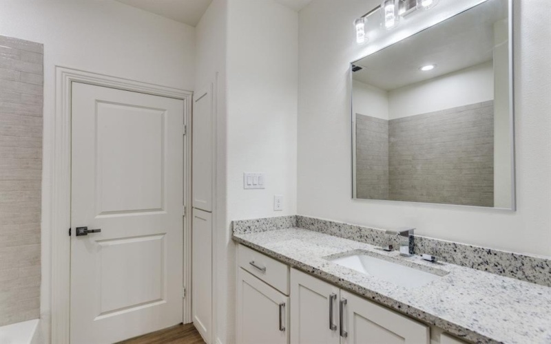 103 Jim Walters Drive, Runaway Bay, TX 76426, 4 Habitaciones Habitaciones , ,2 BañosBaños,Residential,En Venta,103 Jim Walters Drive,20955857