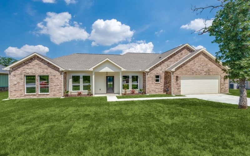 103 Jim Walters Drive, Runaway Bay, TX 76426, 4 Habitaciones Habitaciones , ,2 BañosBaños,Residential,En Venta,103 Jim Walters Drive,20955857