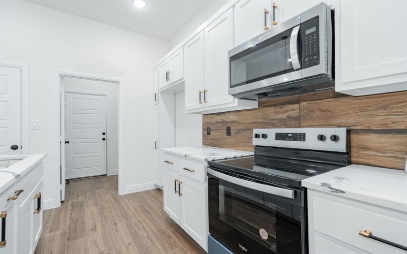 4507 Metropolitan Avenue, Dallas, TX 75210, 3 Bedrooms Bedrooms, ,2 BathroomsBathrooms,Residential,For Sale,4507 Metropolitan Avenue,20955904