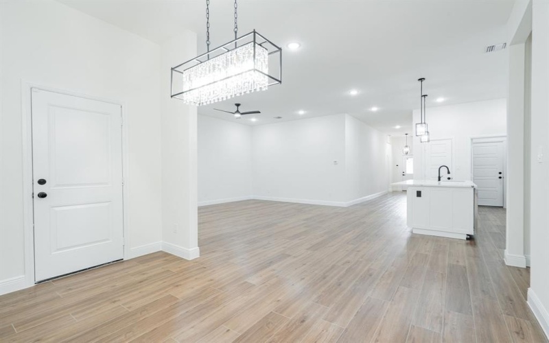 4507 Metropolitan Avenue, Dallas, TX 75210, 3 Bedrooms Bedrooms, ,2 BathroomsBathrooms,Residential,For Sale,4507 Metropolitan Avenue,20955904