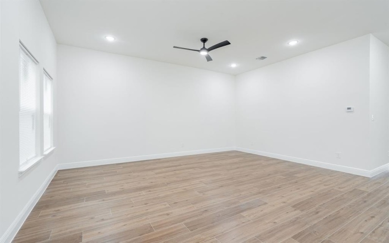 4507 Metropolitan Avenue, Dallas, TX 75210, 3 Bedrooms Bedrooms, ,2 BathroomsBathrooms,Residential,For Sale,4507 Metropolitan Avenue,20955904