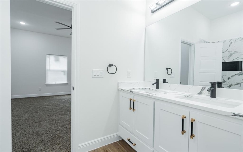 4507 Metropolitan Avenue, Dallas, TX 75210, 3 Bedrooms Bedrooms, ,2 BathroomsBathrooms,Residential,For Sale,4507 Metropolitan Avenue,20955904