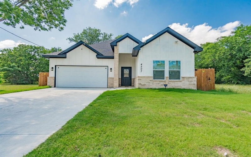 4507 Metropolitan Avenue, Dallas, TX 75210, 3 Bedrooms Bedrooms, ,2 BathroomsBathrooms,Residential,For Sale,4507 Metropolitan Avenue,20955904