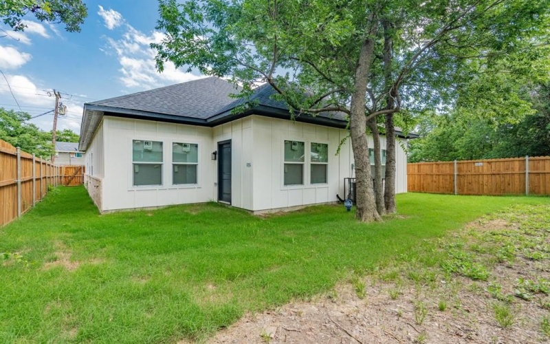 4507 Metropolitan Avenue, Dallas, TX 75210, 3 Bedrooms Bedrooms, ,2 BathroomsBathrooms,Residential,For Sale,4507 Metropolitan Avenue,20955904