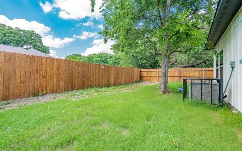 4507 Metropolitan Avenue, Dallas, TX 75210, 3 Bedrooms Bedrooms, ,2 BathroomsBathrooms,Residential,For Sale,4507 Metropolitan Avenue,20955904