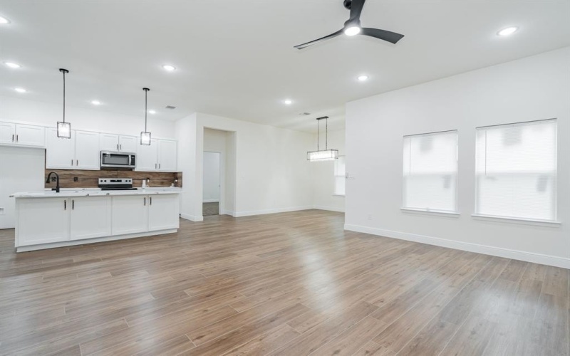 4507 Metropolitan Avenue, Dallas, TX 75210, 3 Bedrooms Bedrooms, ,2 BathroomsBathrooms,Residential,For Sale,4507 Metropolitan Avenue,20955904