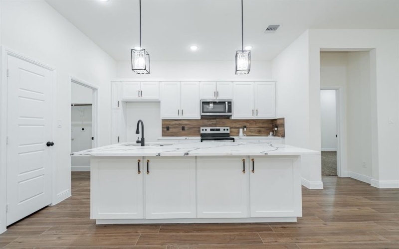 4507 Metropolitan Avenue, Dallas, TX 75210, 3 Bedrooms Bedrooms, ,2 BathroomsBathrooms,Residential,For Sale,4507 Metropolitan Avenue,20955904