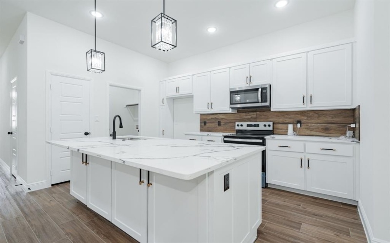 4507 Metropolitan Avenue, Dallas, TX 75210, 3 Bedrooms Bedrooms, ,2 BathroomsBathrooms,Residential,For Sale,4507 Metropolitan Avenue,20955904
