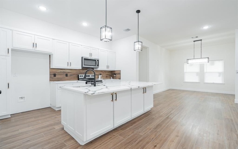 4507 Metropolitan Avenue, Dallas, TX 75210, 3 Bedrooms Bedrooms, ,2 BathroomsBathrooms,Residential,For Sale,4507 Metropolitan Avenue,20955904