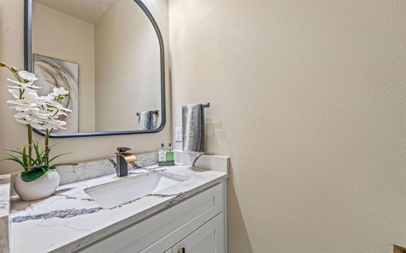 2704 Creek Drive, Granbury, TX 76048, 3 Habitaciones Habitaciones , ,2 BañosBaños,Residential,En Venta,2704 Creek Drive,20956178