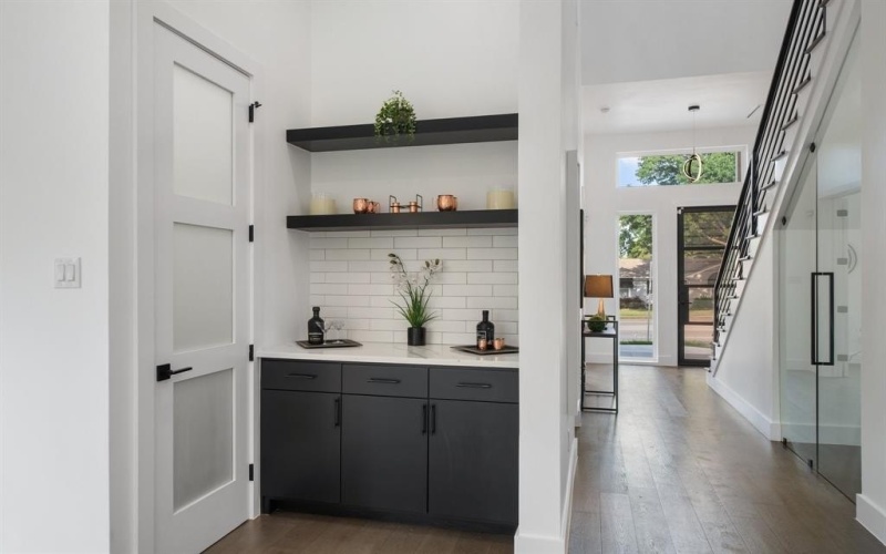 4233 Skillman Street, Dallas, TX 75206, 5 Bedrooms Bedrooms, ,5 BathroomsBathrooms,Residential,For Sale,4233 Skillman Street,20956664