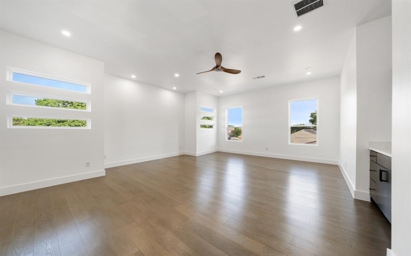 4233 Skillman Street, Dallas, TX 75206, 5 Bedrooms Bedrooms, ,5 BathroomsBathrooms,Residential,For Sale,4233 Skillman Street,20956664