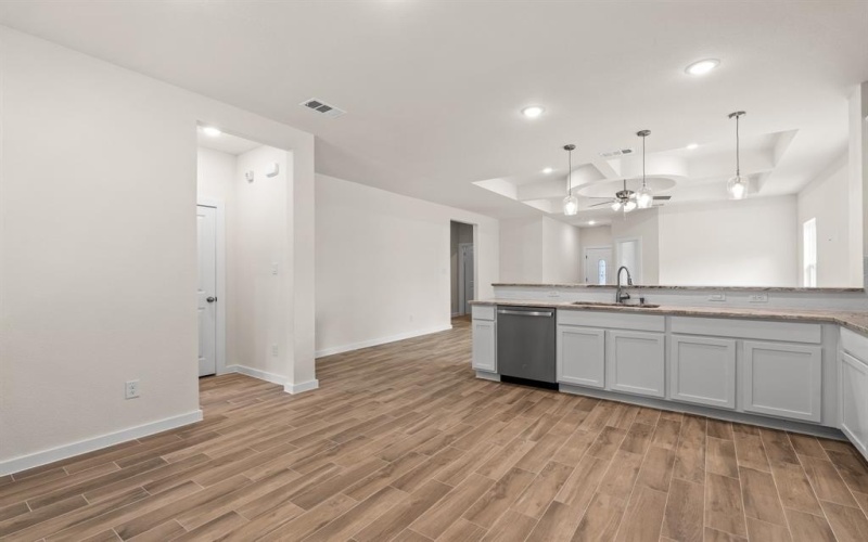 301 Kalura Way, Tool, TX 75143, 4 Bedrooms Bedrooms, ,2 BathroomsBathrooms,Residential,For Sale,301 Kalura Way,20958362