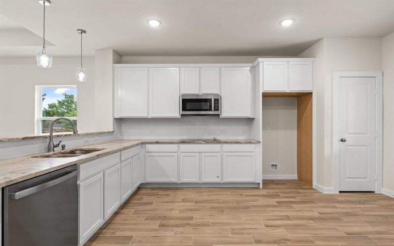 301 Kalura Way, Tool, TX 75143, 4 Bedrooms Bedrooms, ,2 BathroomsBathrooms,Residential,For Sale,301 Kalura Way,20958362