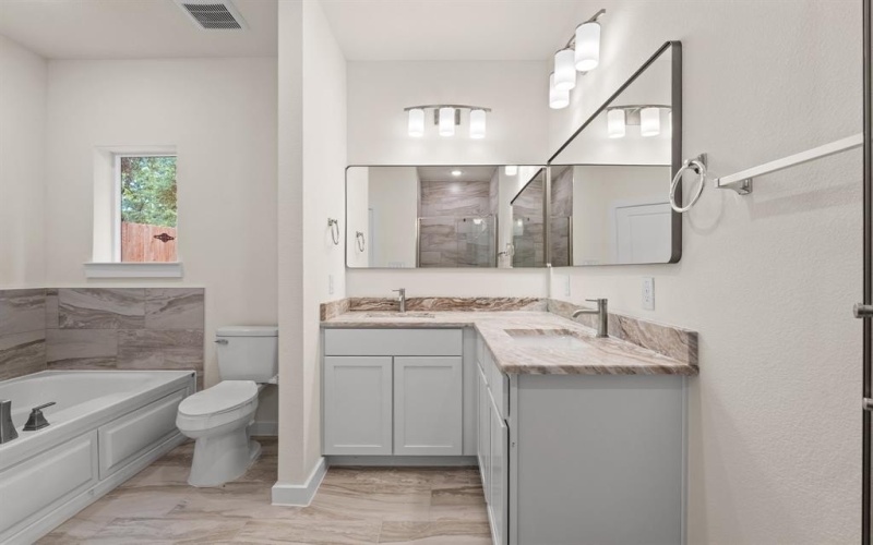 301 Kalura Way, Tool, TX 75143, 4 Bedrooms Bedrooms, ,2 BathroomsBathrooms,Residential,For Sale,301 Kalura Way,20958362