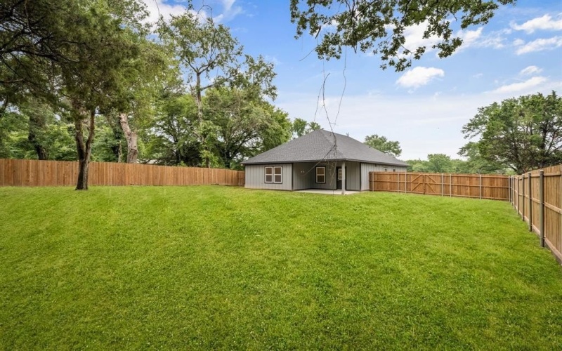 301 Kalura Way, Tool, TX 75143, 4 Bedrooms Bedrooms, ,2 BathroomsBathrooms,Residential,For Sale,301 Kalura Way,20958362