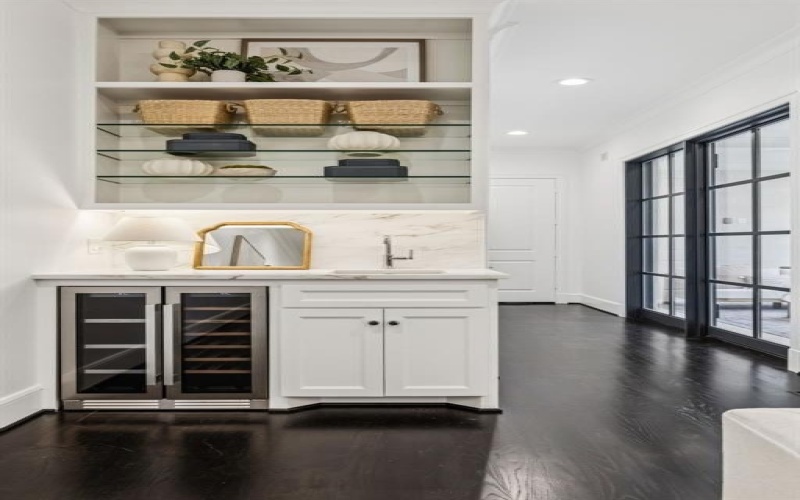 4013 Prescott Avenue, Dallas, TX 75219, 4 Bedrooms Bedrooms, ,5 BathroomsBathrooms,Residential,For Sale,4013 Prescott Avenue,20960968