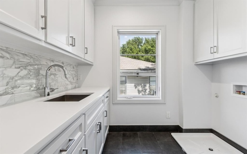 4013 Prescott Avenue, Dallas, TX 75219, 4 Bedrooms Bedrooms, ,5 BathroomsBathrooms,Residential,For Sale,4013 Prescott Avenue,20960968