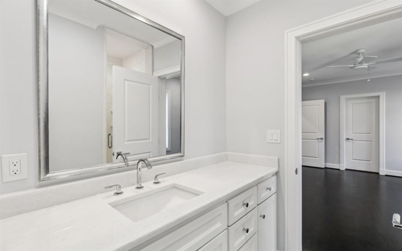 4013 Prescott Avenue, Dallas, TX 75219, 4 Bedrooms Bedrooms, ,5 BathroomsBathrooms,Residential,For Sale,4013 Prescott Avenue,20960968