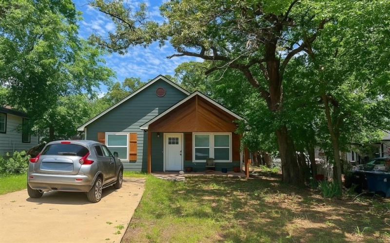 607 E Day Street, Denison, TX 75021, 3 Bedrooms Bedrooms, ,2 BathroomsBathrooms,Residential Lease,For Rent,607 E Day Street,20961688
