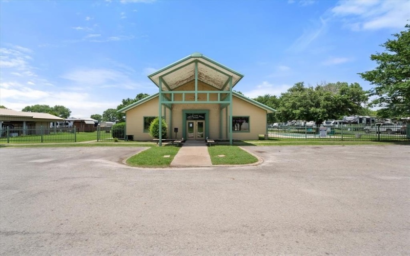 2016 Teel Trail, Corsicana, TX 75109, 1 Bedroom Bedrooms, ,1 BathroomBathrooms,Residential,For Sale,2016 Teel Trail,20961986