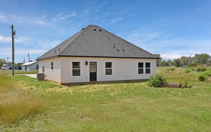 205 E South Street, Itasca, TX 76055, 3 Habitaciones Habitaciones , ,2 BañosBaños,Residential,En Venta,205 E South Street,20962337