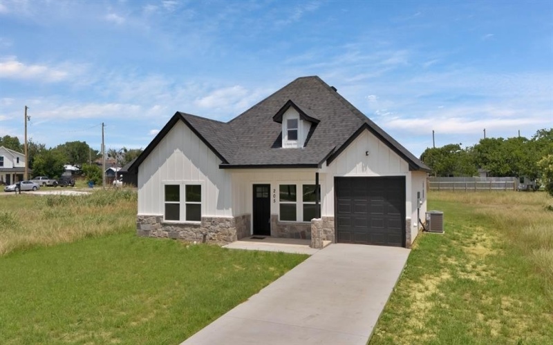 205 E South Street, Itasca, TX 76055, 3 Habitaciones Habitaciones , ,2 BañosBaños,Residential,En Venta,205 E South Street,20962337