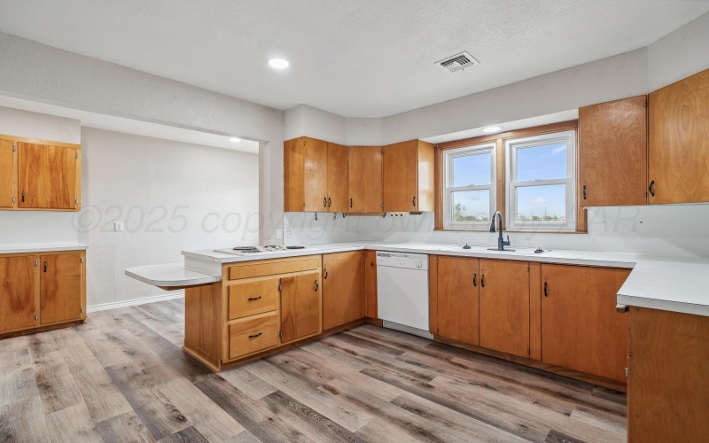 517 Whittier Street, Hereford, TX 79045, 4 Habitaciones Habitaciones , ,2 BañosBaños,Residential,En Venta,517 Whittier Street,25-3272