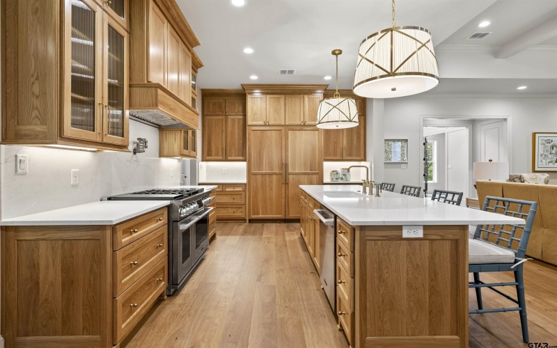 8810 Wilder Trail, Tyler, TX 75703, 5 Bedrooms Bedrooms, ,5 BathroomsBathrooms,Residential,For Sale,8810 Wilder Trail,25008703