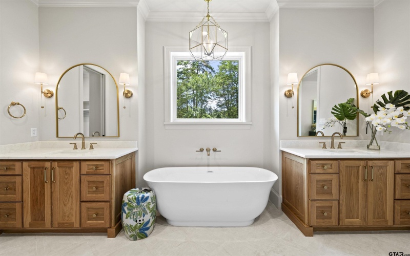 8810 Wilder Trail, Tyler, TX 75703, 5 Bedrooms Bedrooms, ,5 BathroomsBathrooms,Residential,For Sale,8810 Wilder Trail,25008703