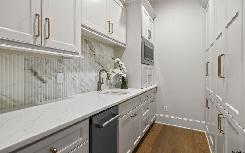8810 Wilder Trail, Tyler, TX 75703, 5 Bedrooms Bedrooms, ,5 BathroomsBathrooms,Residential,For Sale,8810 Wilder Trail,25008703