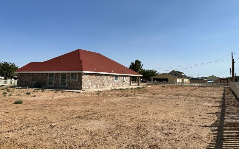 2137 Texas St, Pecos, TX 79772, 2 Habitaciones Habitaciones , ,2 BañosBaños,Residential,En Venta,2137 Texas St,160767
