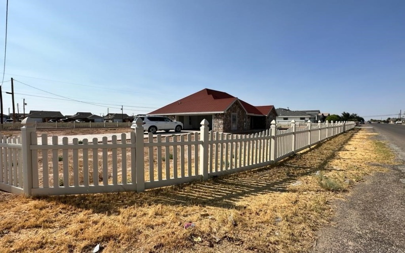2137 Texas St, Pecos, TX 79772, 2 Habitaciones Habitaciones , ,2 BañosBaños,Residential,En Venta,2137 Texas St,160767
