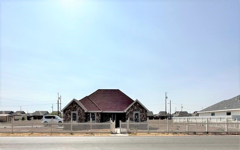 2137 Texas St, Pecos, TX 79772, 2 Habitaciones Habitaciones , ,2 BañosBaños,Residential,En Venta,2137 Texas St,160767