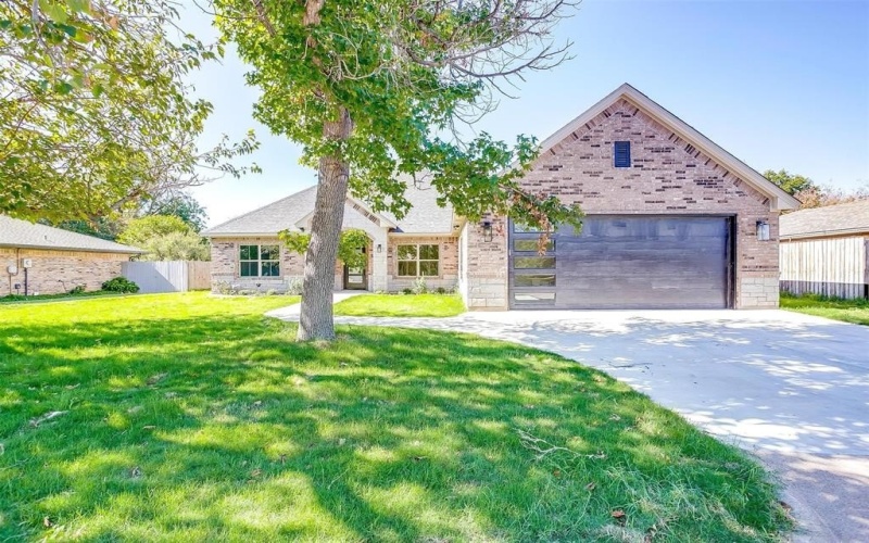 908 Meadowlark Lane, Granbury, TX 76048, 4 Habitaciones Habitaciones , ,2 BañosBaños,Residential Lease,En Alquiler,908 Meadowlark Lane,20951125