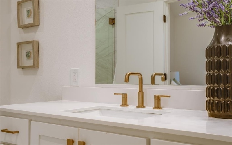 7207 Gaston Avenue #1006, Dallas, TX 75214, 2 Bedrooms Bedrooms, ,2 BathroomsBathrooms,Residential,For Sale,7207 Gaston Avenue,20962645