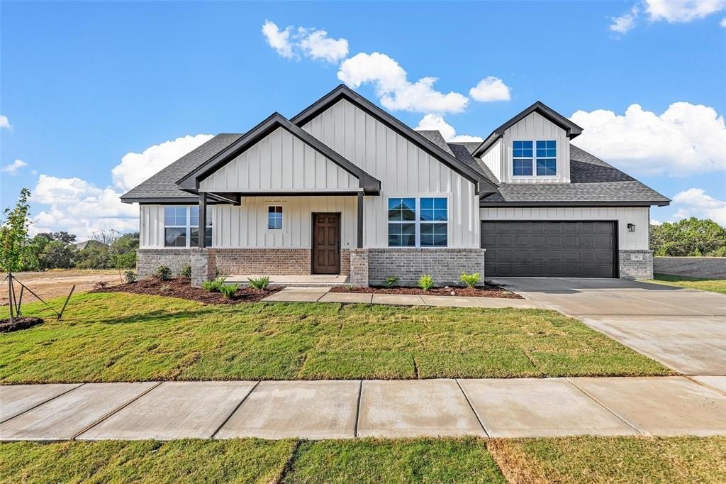 100 Mesa Drive, Glen Rose, TX 76043, 4 Bedrooms Bedrooms, ,2 BathroomsBathrooms,Residential,For Sale,100 Mesa Drive,20962661