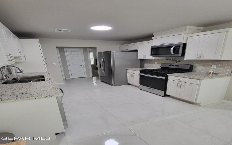 13865 Lorenz Avenue, El Paso, TX 79928, 4 Habitaciones Habitaciones , ,2 BañosBaños,Residential,En Venta,13865 Lorenz Avenue,924141