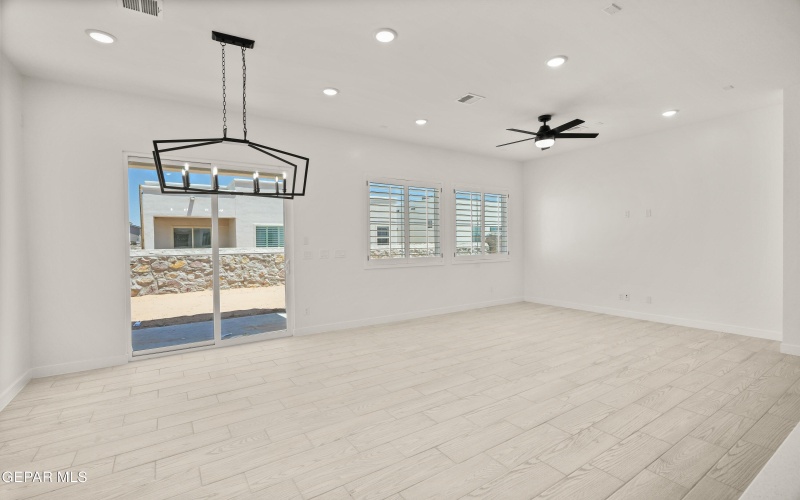 13992 Summer Haill Avenue, El Paso, TX 79928, 4 Bedrooms Bedrooms, ,2 BathroomsBathrooms,Residential,For Sale,13992 Summer Haill Avenue,924143