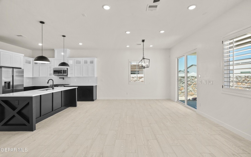 13992 Summer Haill Avenue, El Paso, TX 79928, 4 Bedrooms Bedrooms, ,2 BathroomsBathrooms,Residential,For Sale,13992 Summer Haill Avenue,924143