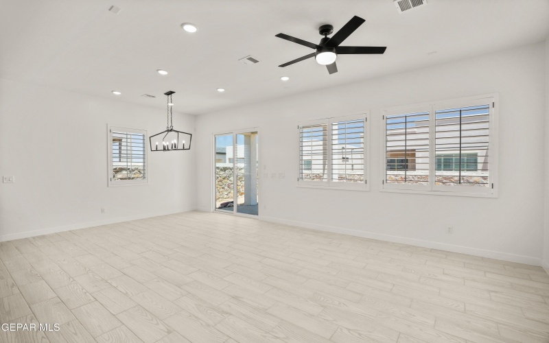 13992 Summer Haill Avenue, El Paso, TX 79928, 4 Bedrooms Bedrooms, ,2 BathroomsBathrooms,Residential,For Sale,13992 Summer Haill Avenue,924143