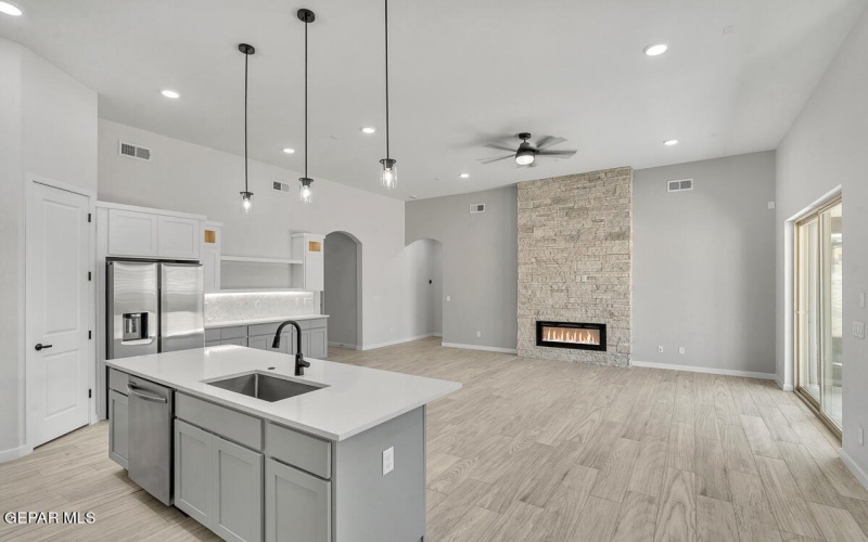 13972 Summer Hail Avenue, El Paso, TX 79928, 4 Habitaciones Habitaciones , ,3 BañosBaños,Residential,En Venta,13972 Summer Hail Avenue,924157